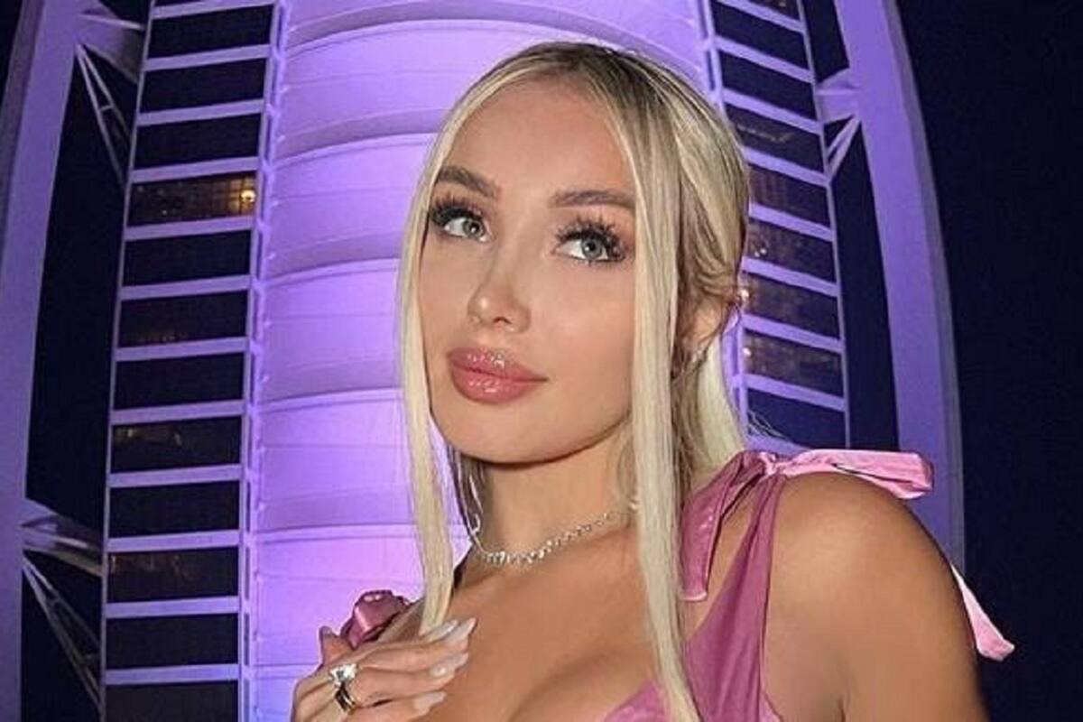 Daniella Chávez hace gala de su sensacional figura con vestido rosa