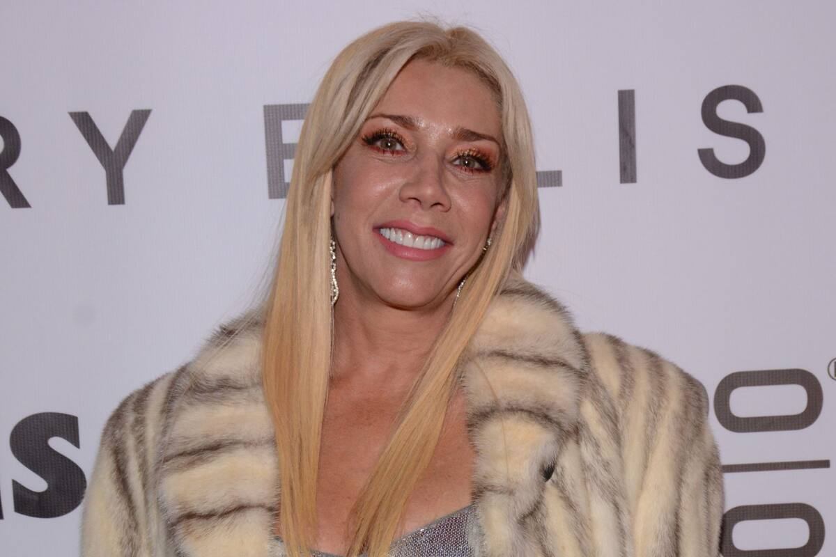 Cynthia Klitbo critica a los ''viejitos'' en aeropuerto y los llama ''flojos''