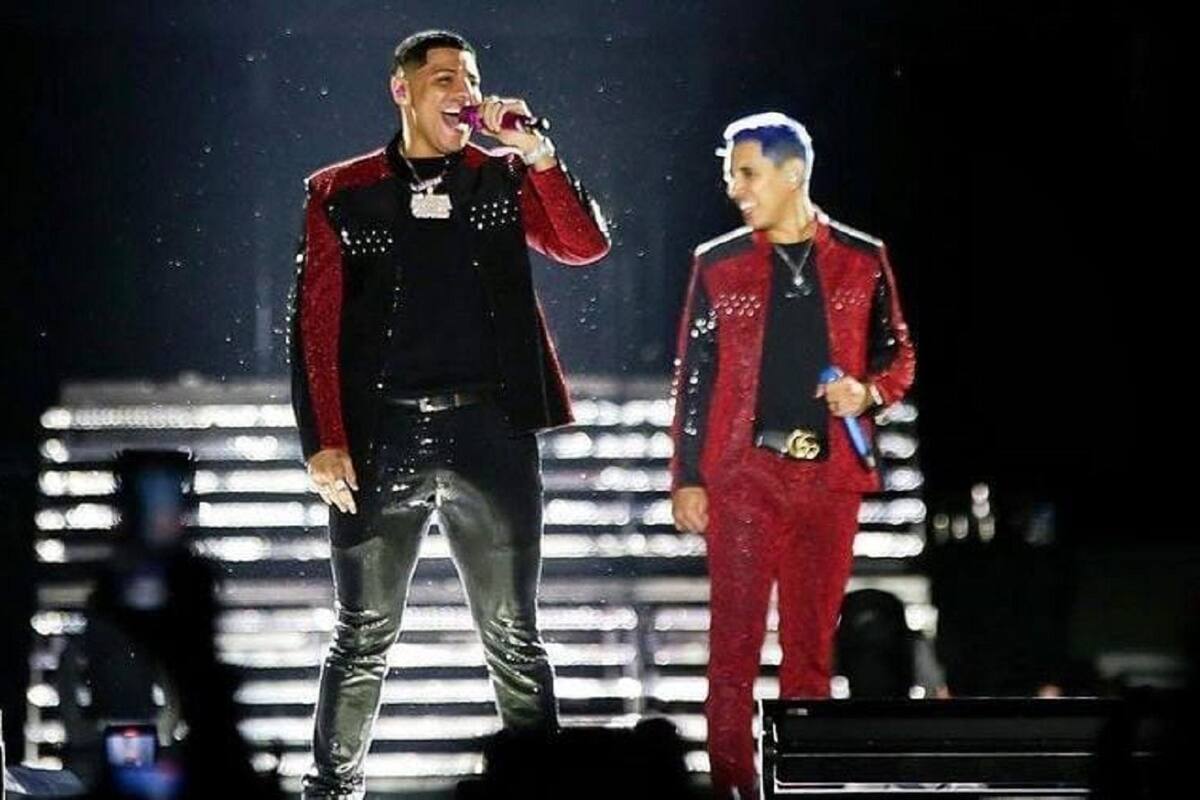 Eduin Caz expresa su molestia con el encargado de la iluminación de su concierto: “Me lo corres pa' mañana”