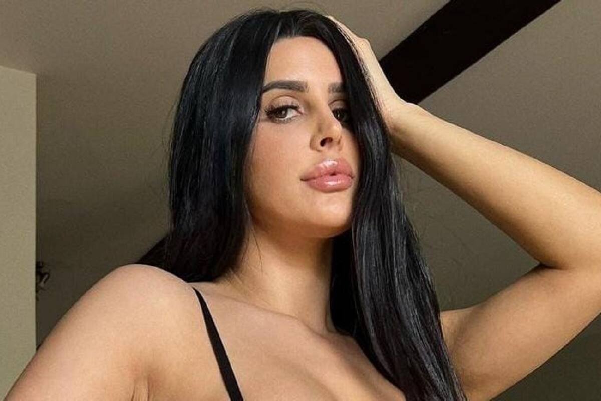 Lily Adrianne hace gala de su increíble figura con su ropa interior