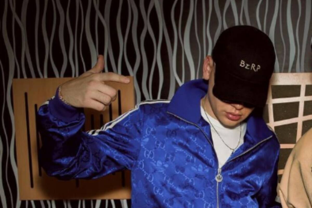 Bizarrap lanza su característica gorra en colaboración con New Era