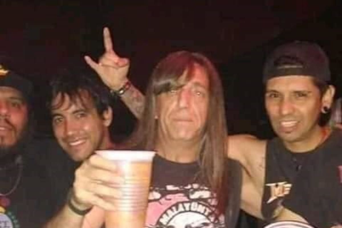 "El chavo del 8 metalero" se viste de "El Chavo" y rompe las redes sociales