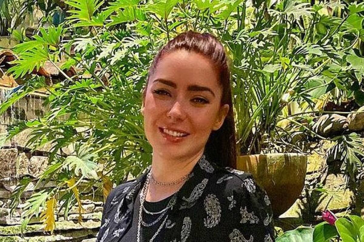 Ariadne Díaz fascina con su gran pose y su sensacional bikini en la playa