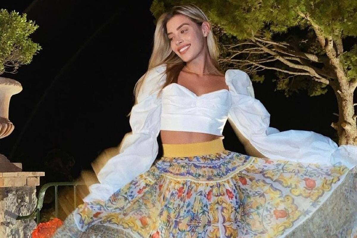 Michelle Salas deslumbra a sus seguidores con sensual atuendo en Instagram