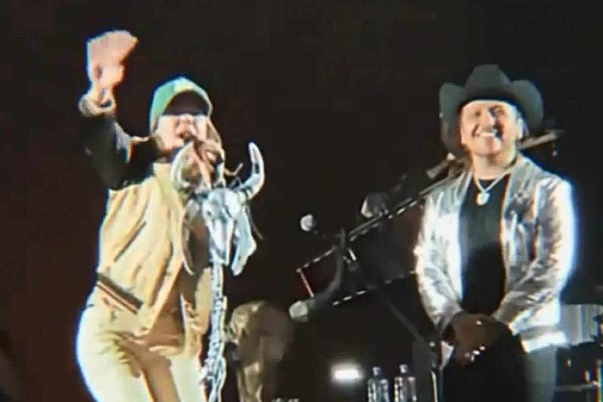 VIDEO: Belinda acapara miradas en el concierto de Christian Nodal en Monterrey