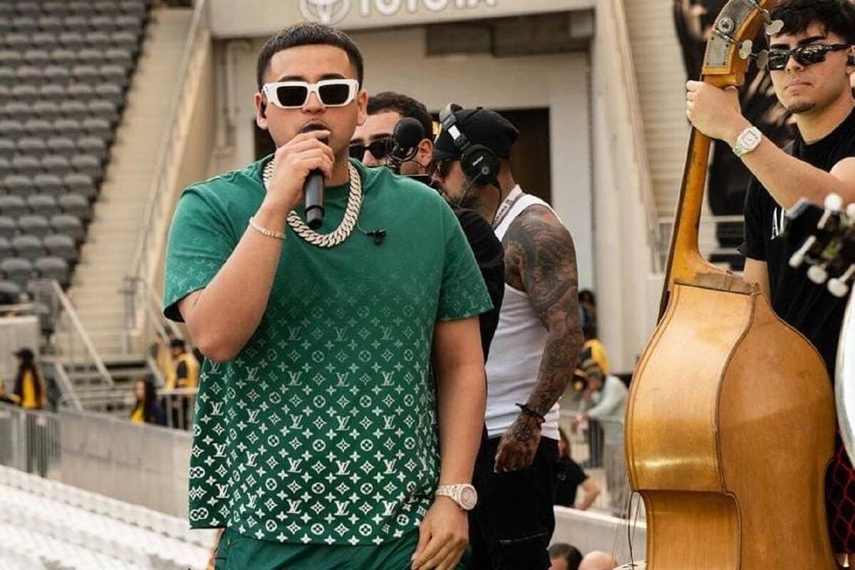 Aseguran que detuvieron al vocalista de Fuerza Regida “a punta de pistola” en Los Ángeles