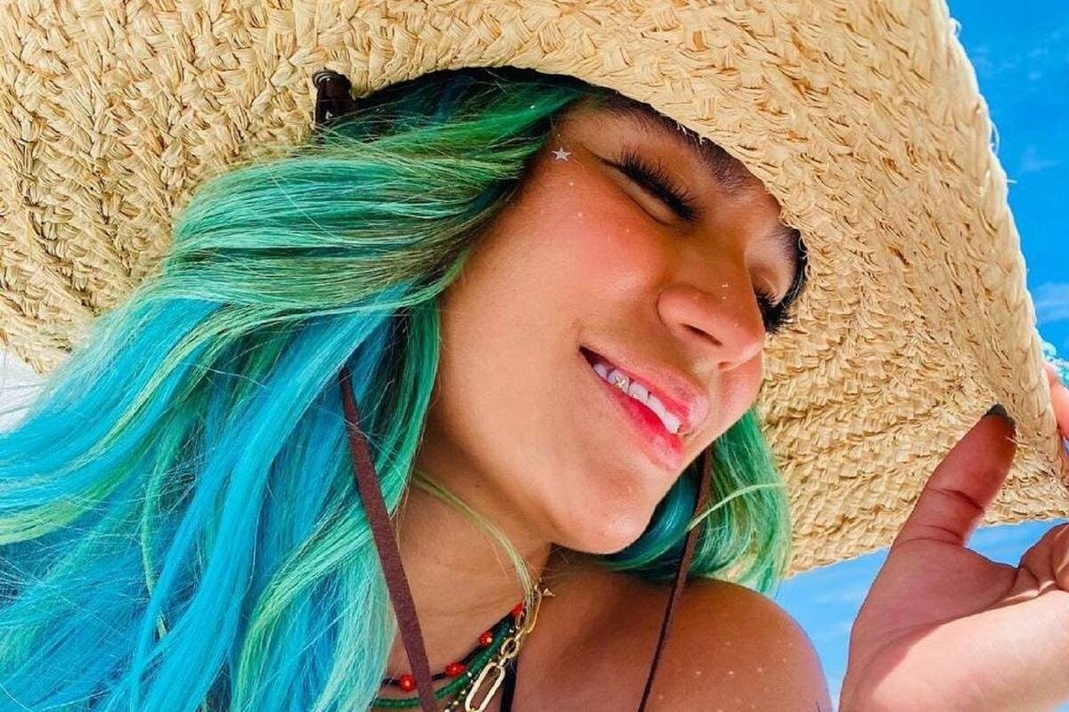 Karol G sorprende a sus fans con concierto gratuito en línea e invitados especiales