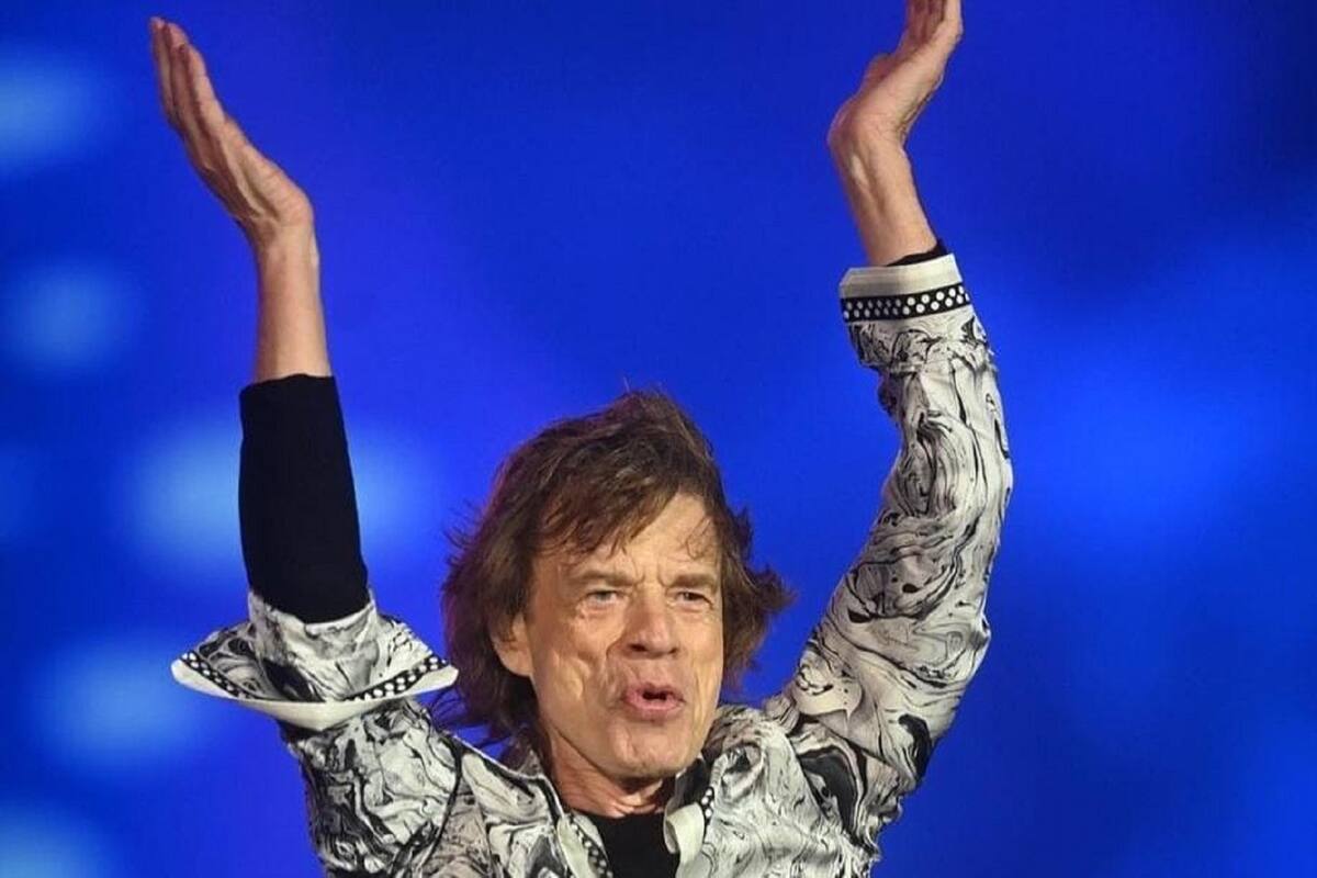 Mick Jagger saca sus mejores pasos de baile en el escenario tras superar el Covid-19