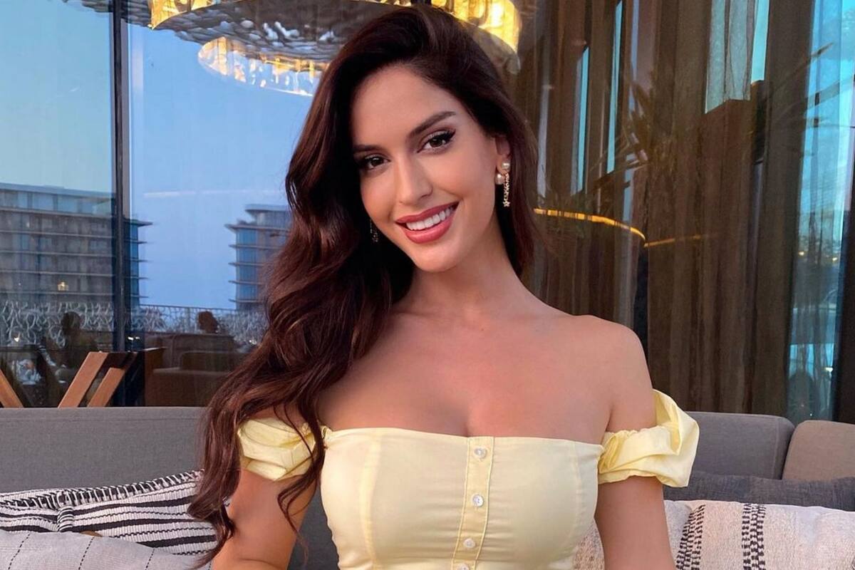 Natalia Barulich encanta con este atrevido outfit rosa