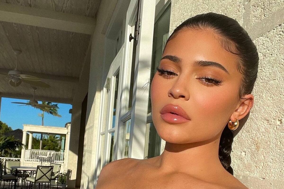 Kylie Jenner utiliza un body transparente para ir a trabajar y enamora a todos