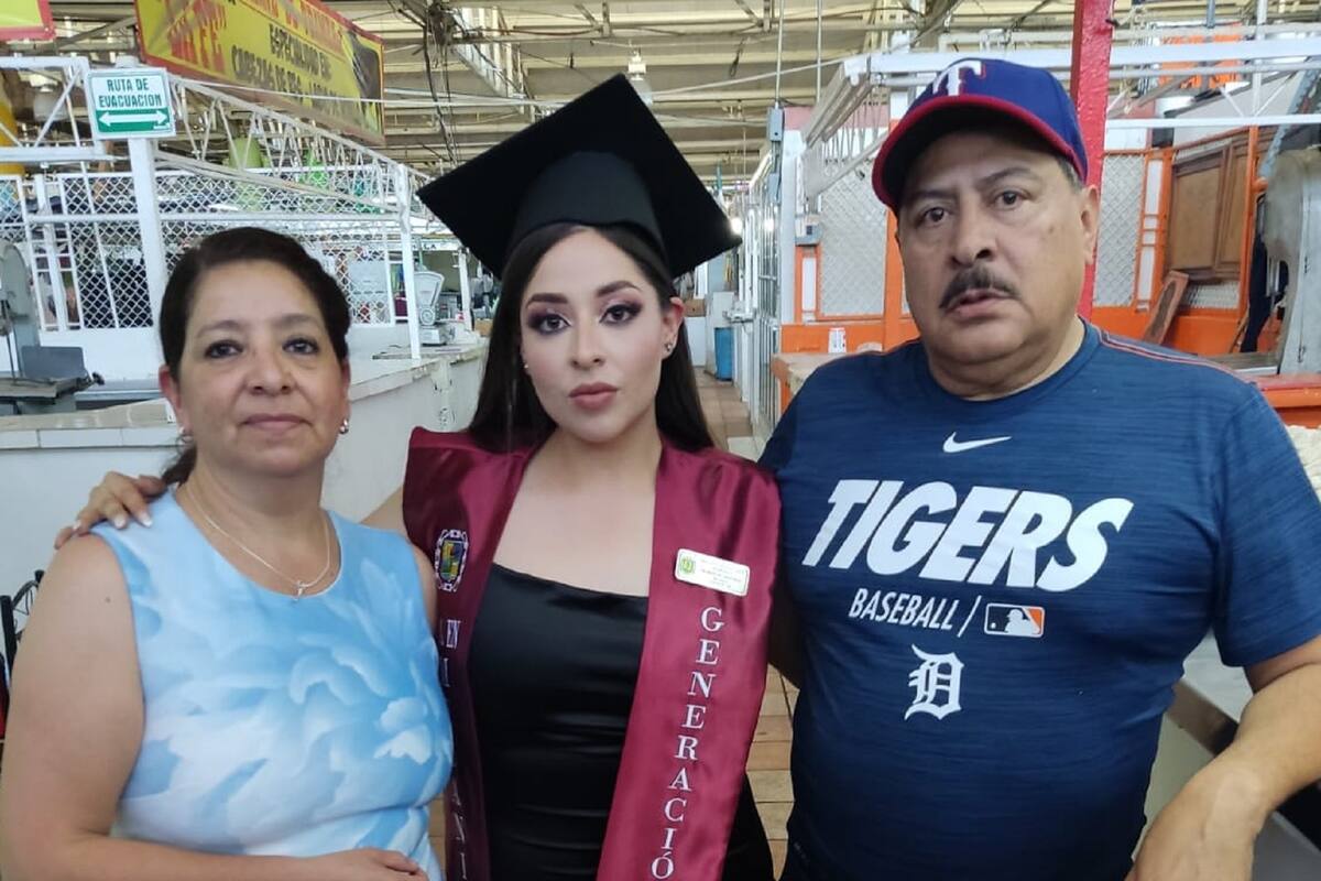 Desde el mercado, joven agradece a sus padres por cumplirle el sueño de ser ingeniera