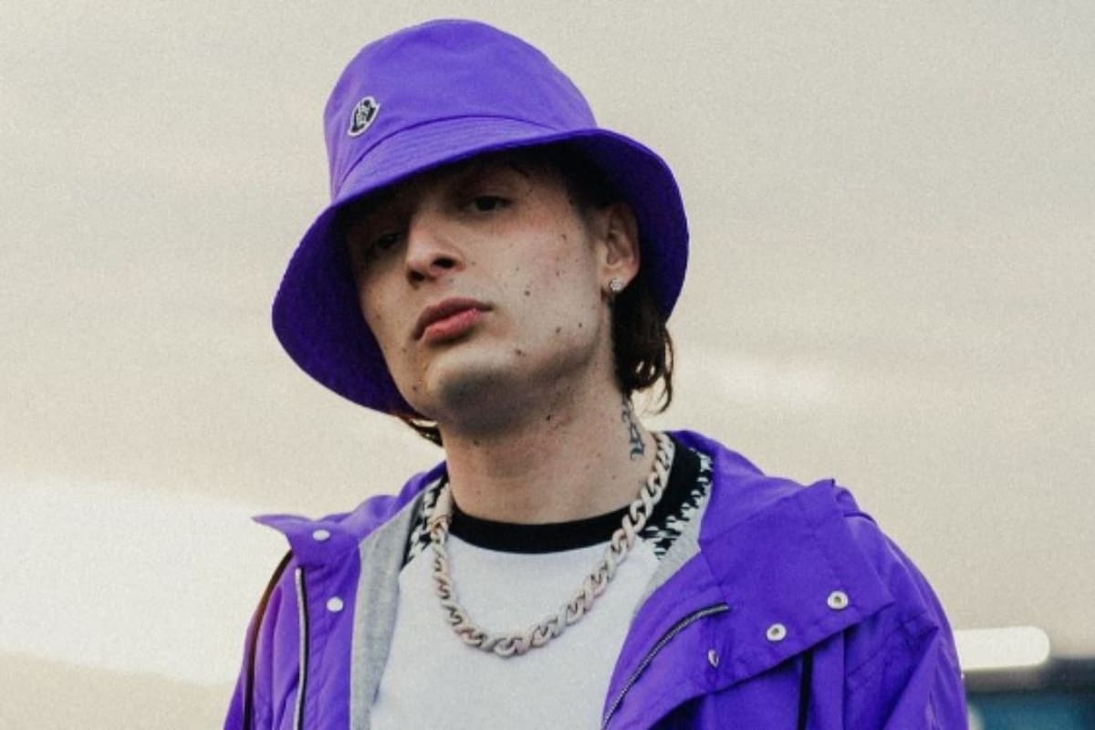 Pareja de futbolista del Real Madrid critica fuertemente a Peso Pluma