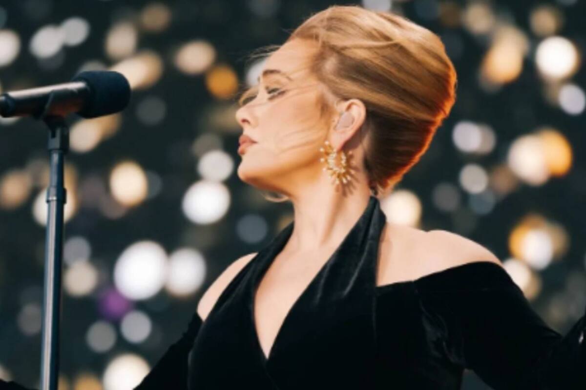Adele pide disculpas a sus fans por el álbum '30' en pleno concierto