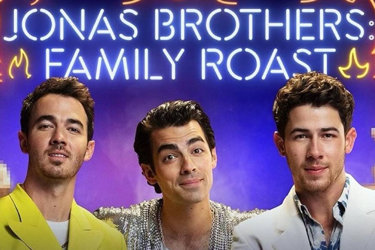 Los Jonas Brothers se ríen de sí mismos con su especial de comedia “Family Roast”