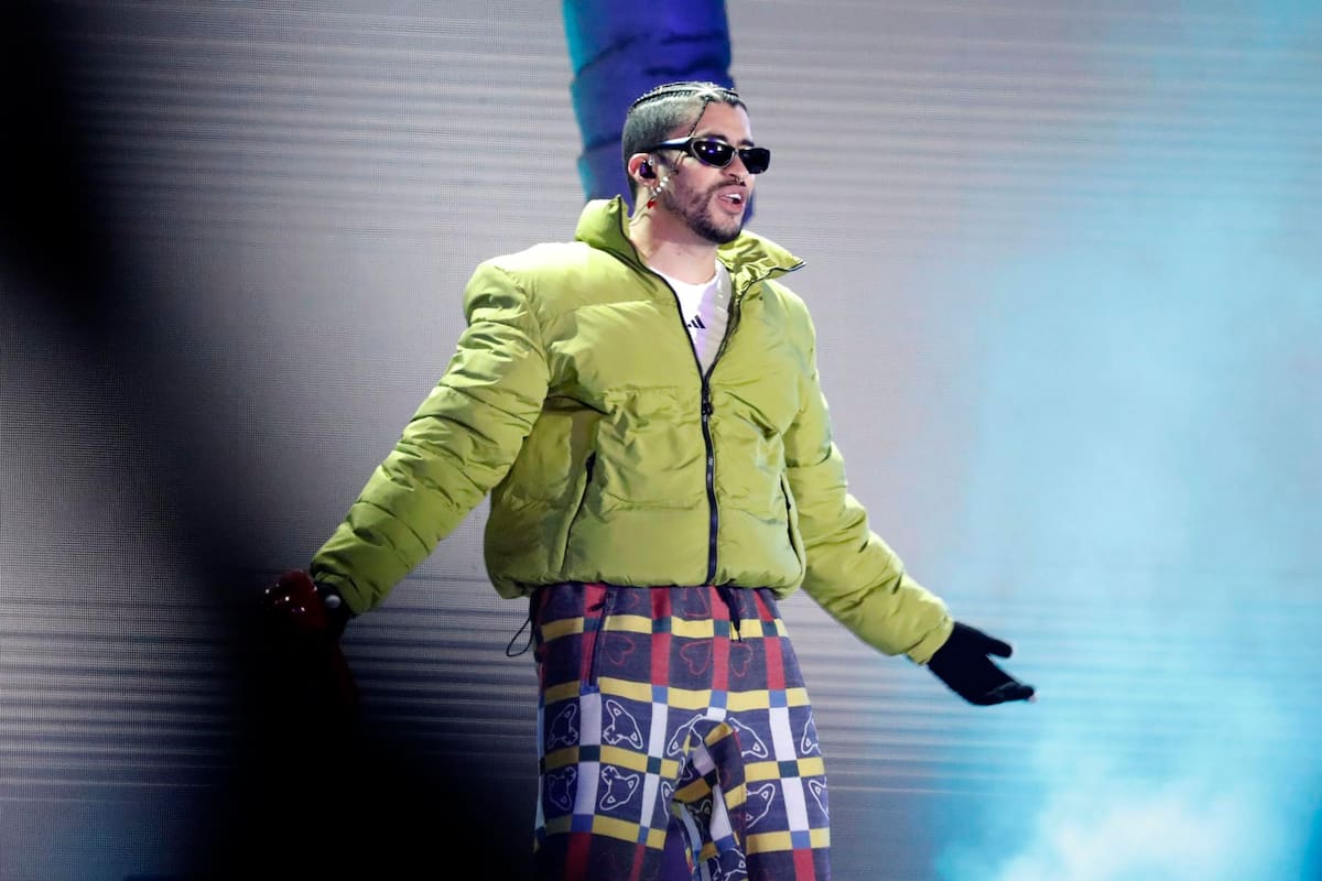 Ex novia de Bad Bunny lo demanda por usar su voz en sus canciones; le pide 40 mdd