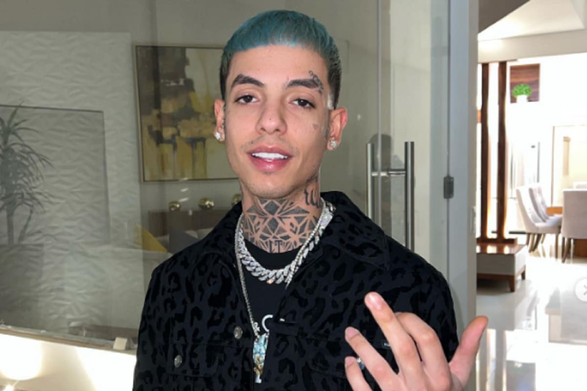 "Les vamos a mandar a la policía": Natanael Cano corrió a fans de su casa