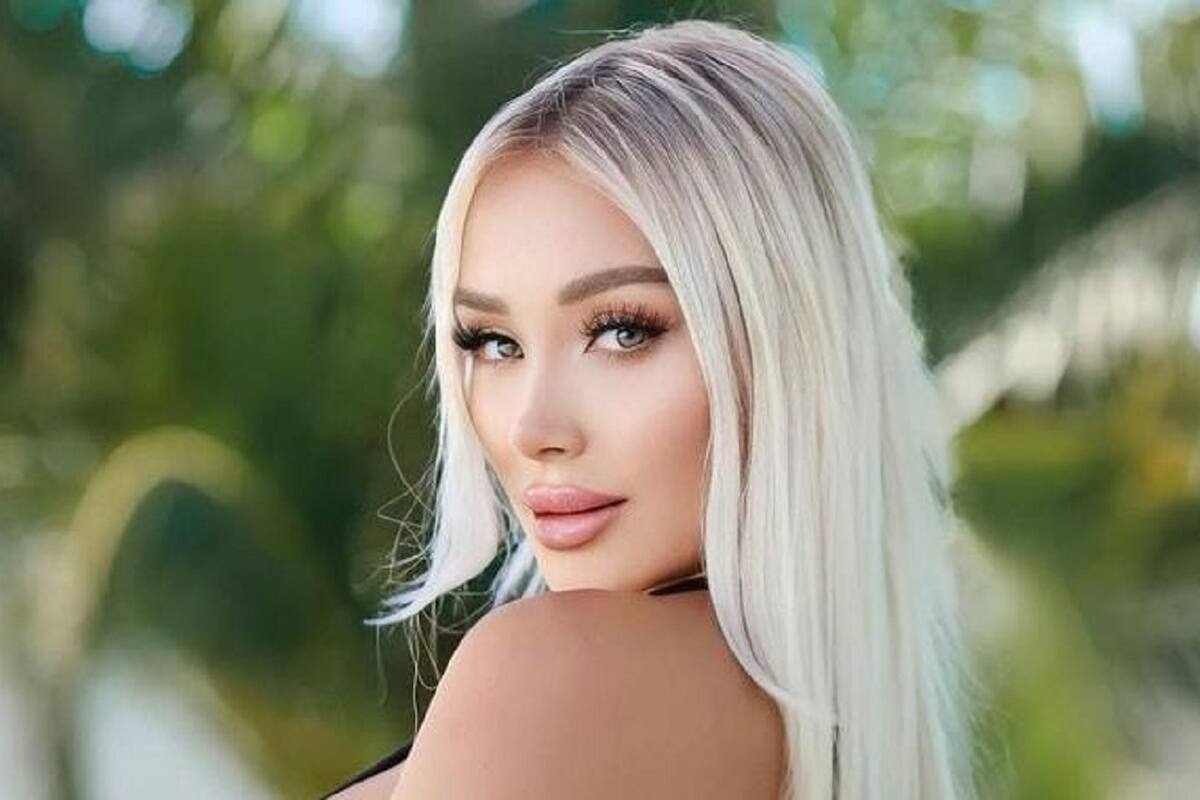 Daniella Chávez luce su impresionante figura en traje de baño