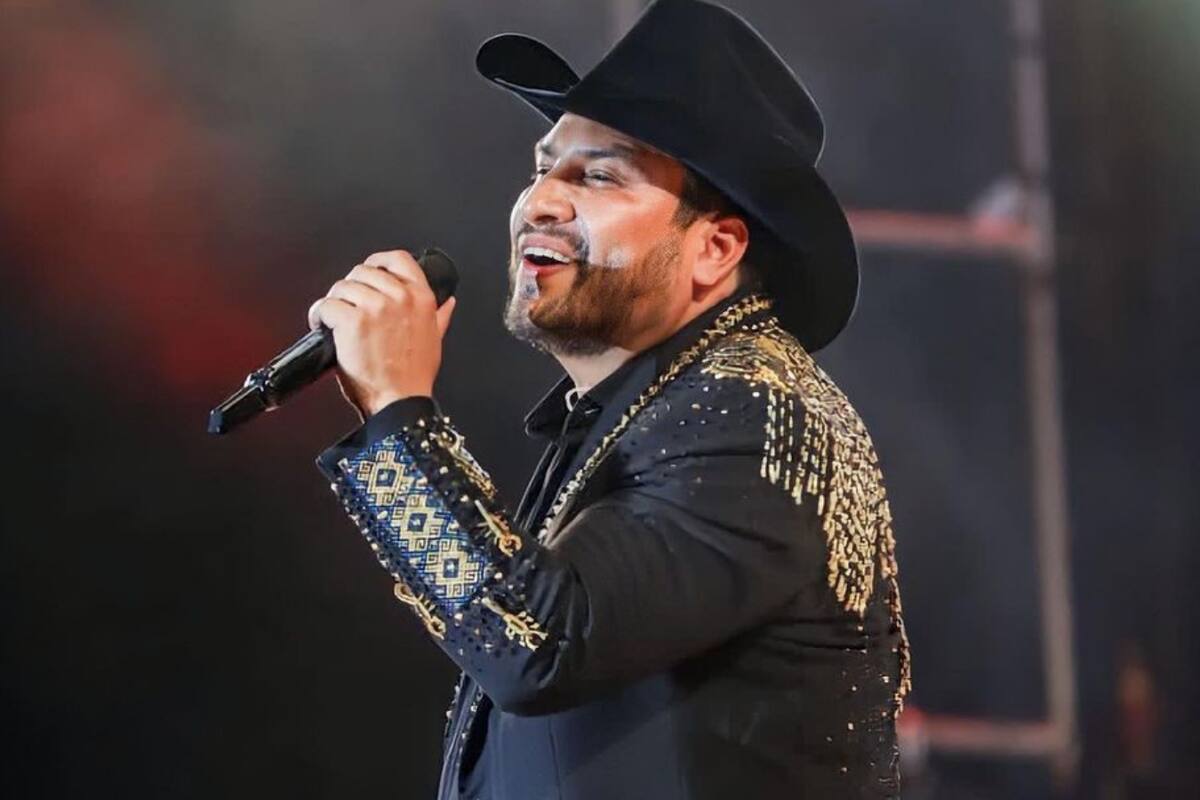 Julión Álvarez ENFURECE con su público y los corre del palenque: “váyanse a la v*rga”, dijo