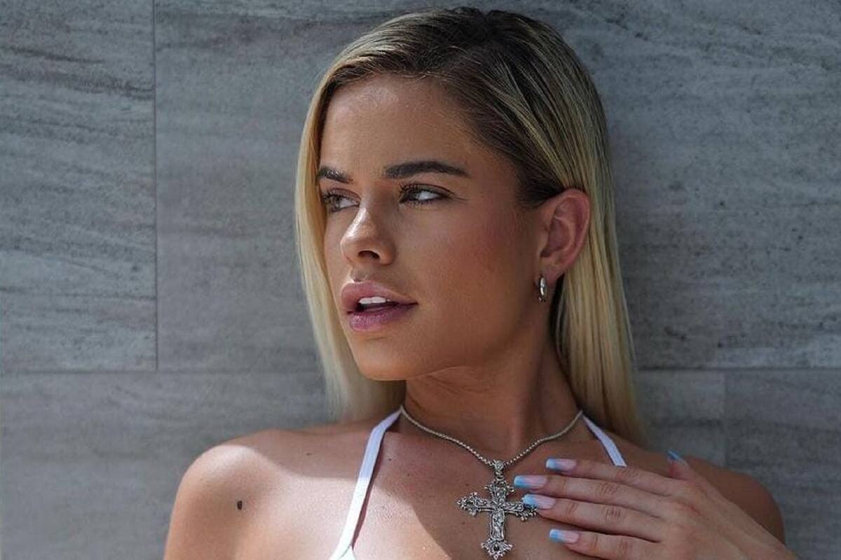 Yaslen Clemente luce su torneada figura con su bikini blanco en Instagram