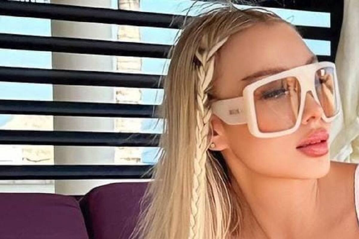 Daniella Chávez luce su espectacular figura en traje de baño