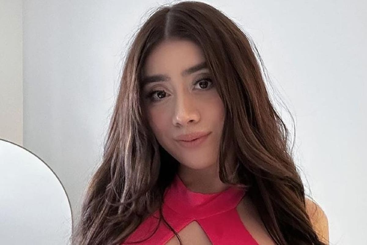 Violet Myers capta la atención de sus fans con su llamativo vestido