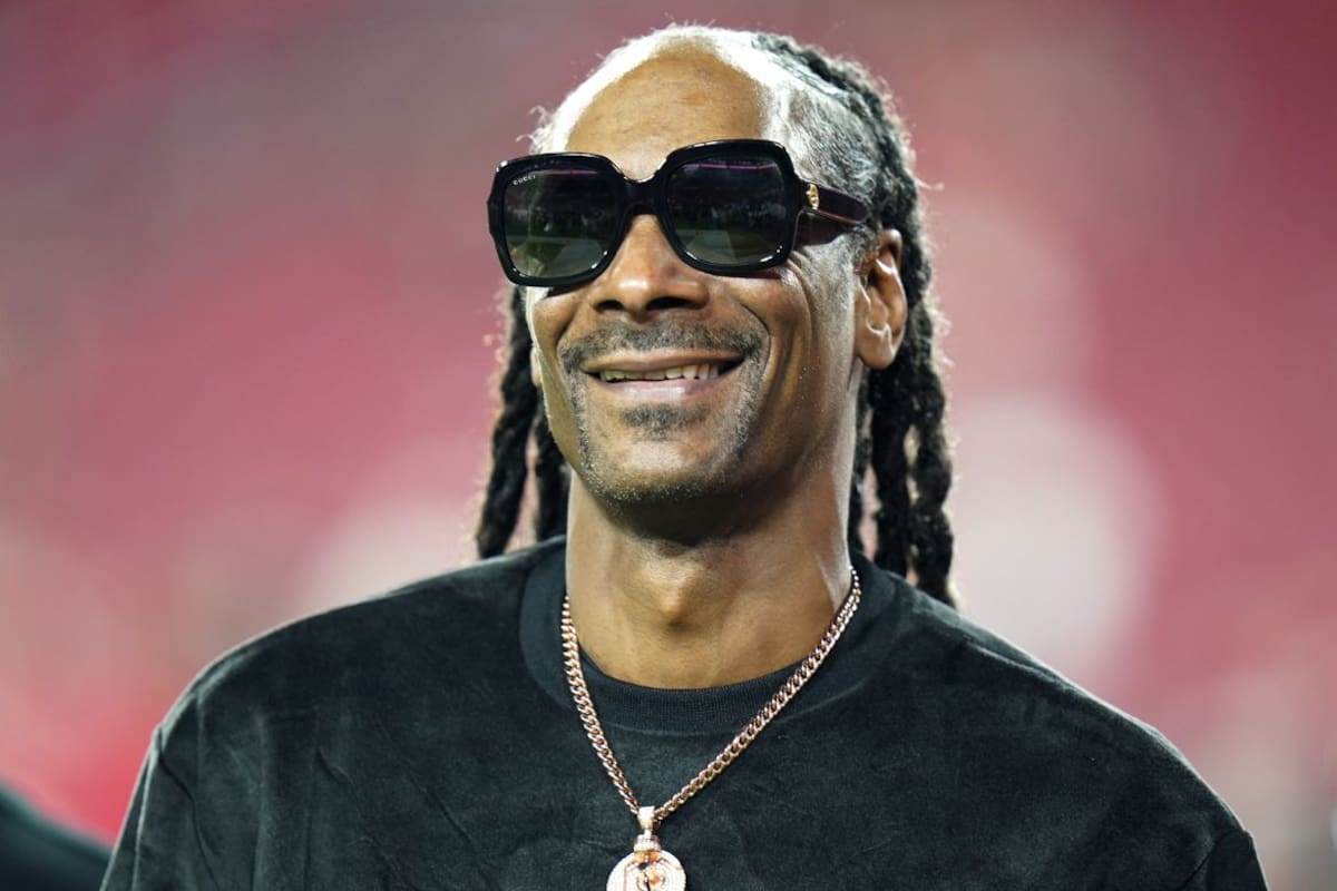 Anuncian estreno y clasificación R para la biografía cinematográfica de Snoop Dogg, que exhibirá sin filtros su vida personal, controversias y evolución en la industria musical