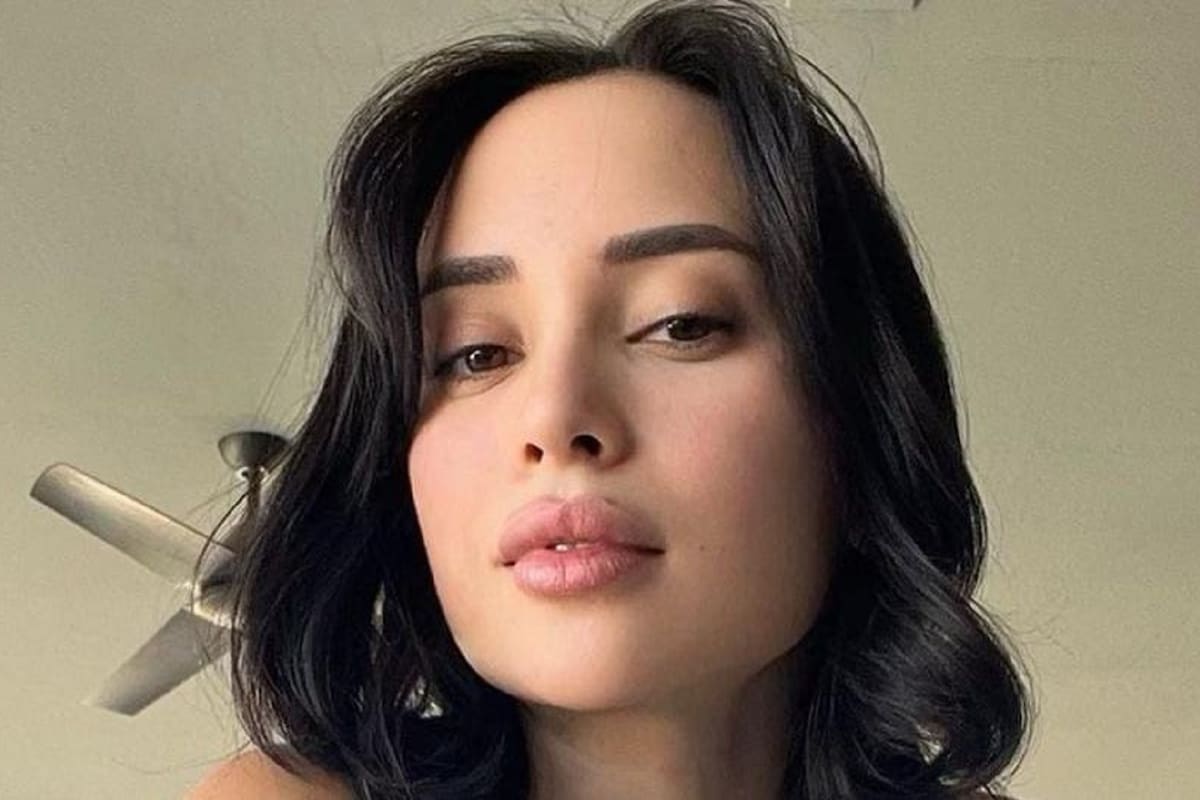 Verónica Perasso acapara las miradas de sus fans modelando su vestido