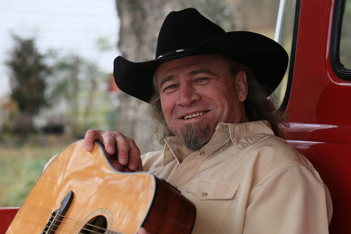 Fallece cantante de country Doug Supernaw