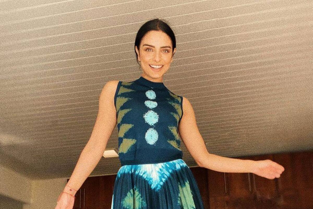 Aislinn Derbez sorprende al lucir un diminuto traje de baño