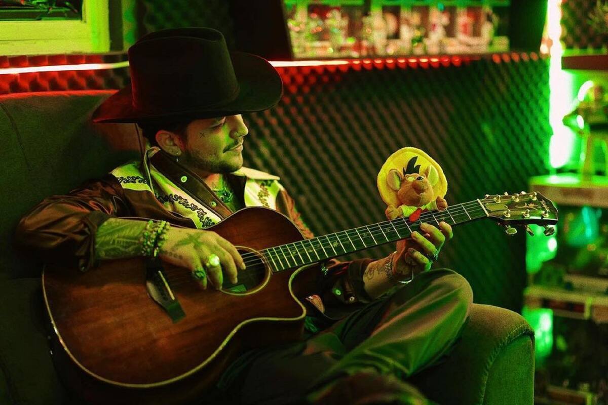 Christian Nodal podría enfrentar veto musical por demandar a Universal Music