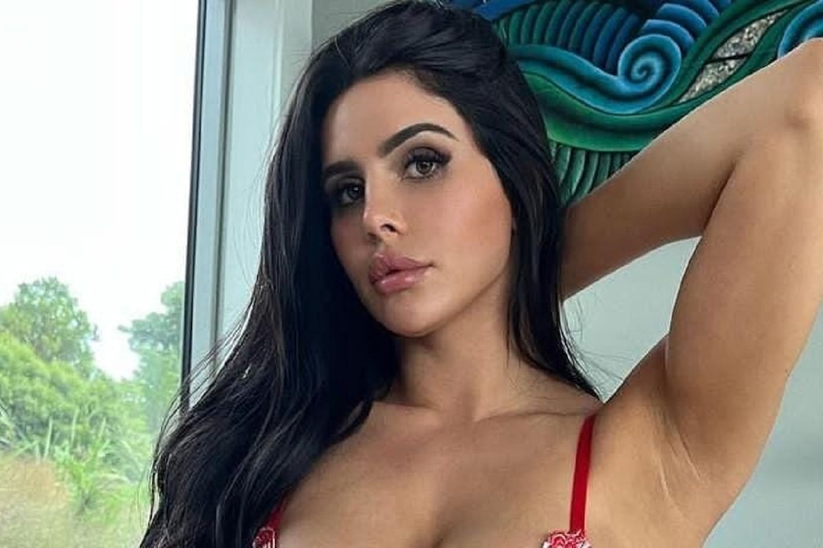 Lily Adrianne llama la atención de sus seguidores con su ropa interior de encaje