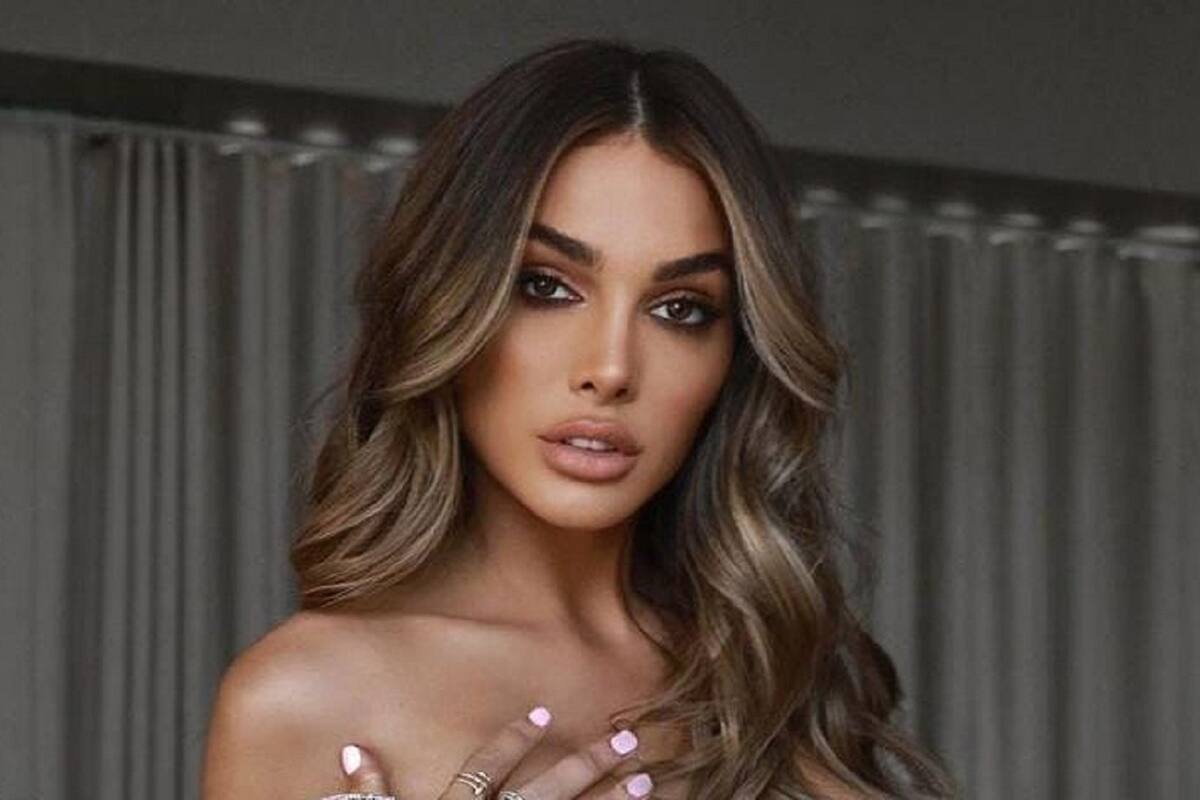 Lyna Pérez sorprende con el espectacular escote de su sensual vestido en Instagram