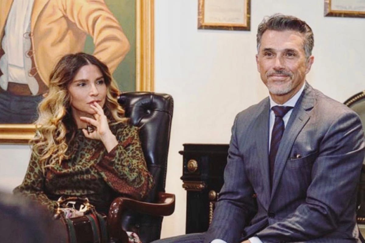 Issabela Camil revela que Sergio Mayer no es un hombre detallista