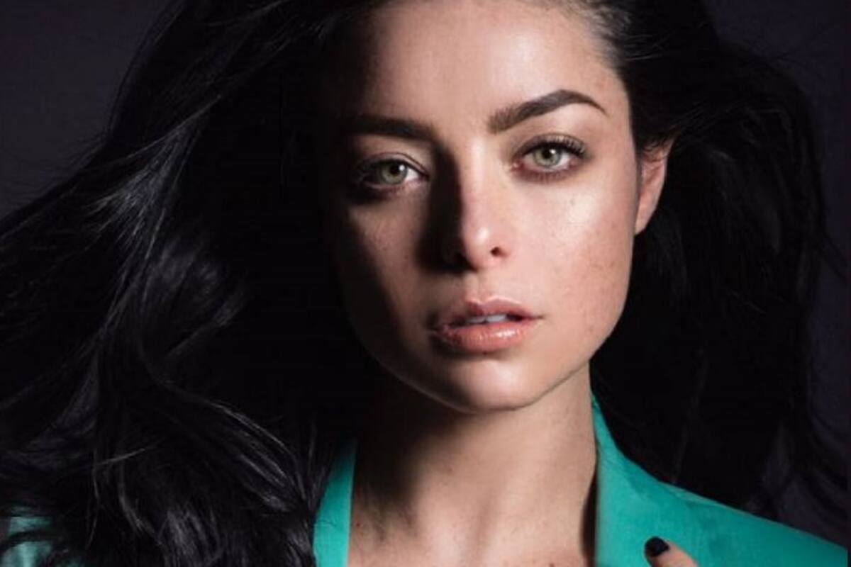 Violeta Isfel publica atrevida foto tocándose su parte íntima; no la hackearon