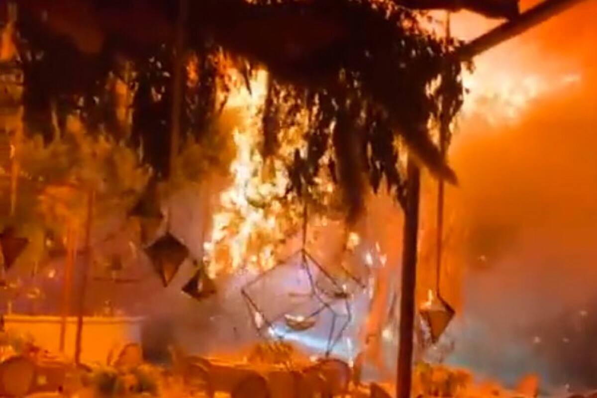 ¡Se acabó la fiesta! Prenden chisperos durante vals de novios y se incendia la decoración