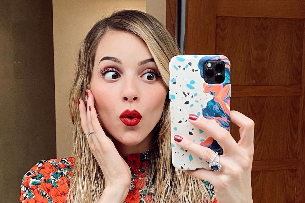 Completamente mojada, Mariana Rodríguez posa de espaldas con coqueto bikini