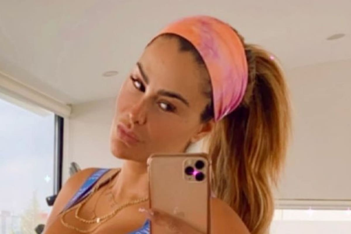 Ninel Conde sorprende al posar en trajes de baño