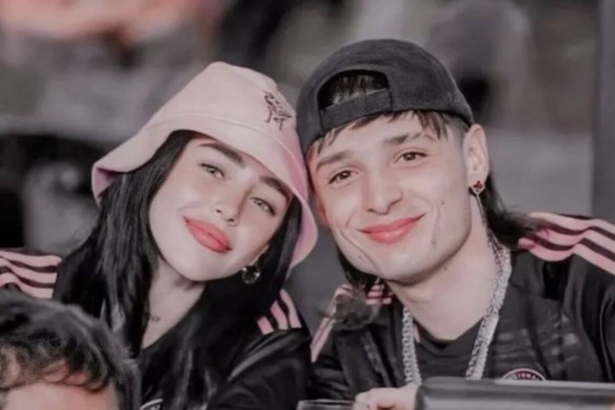 Peso Pluma y Nicki Nicole sorprenden a una fan en una tienda departamental