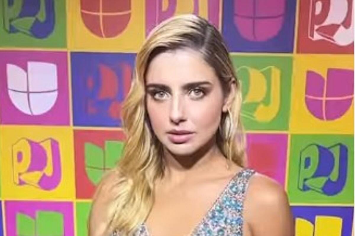 Michelle Renaud acelera corazones al usar vestido transparente en "Premios Juventud 2022"