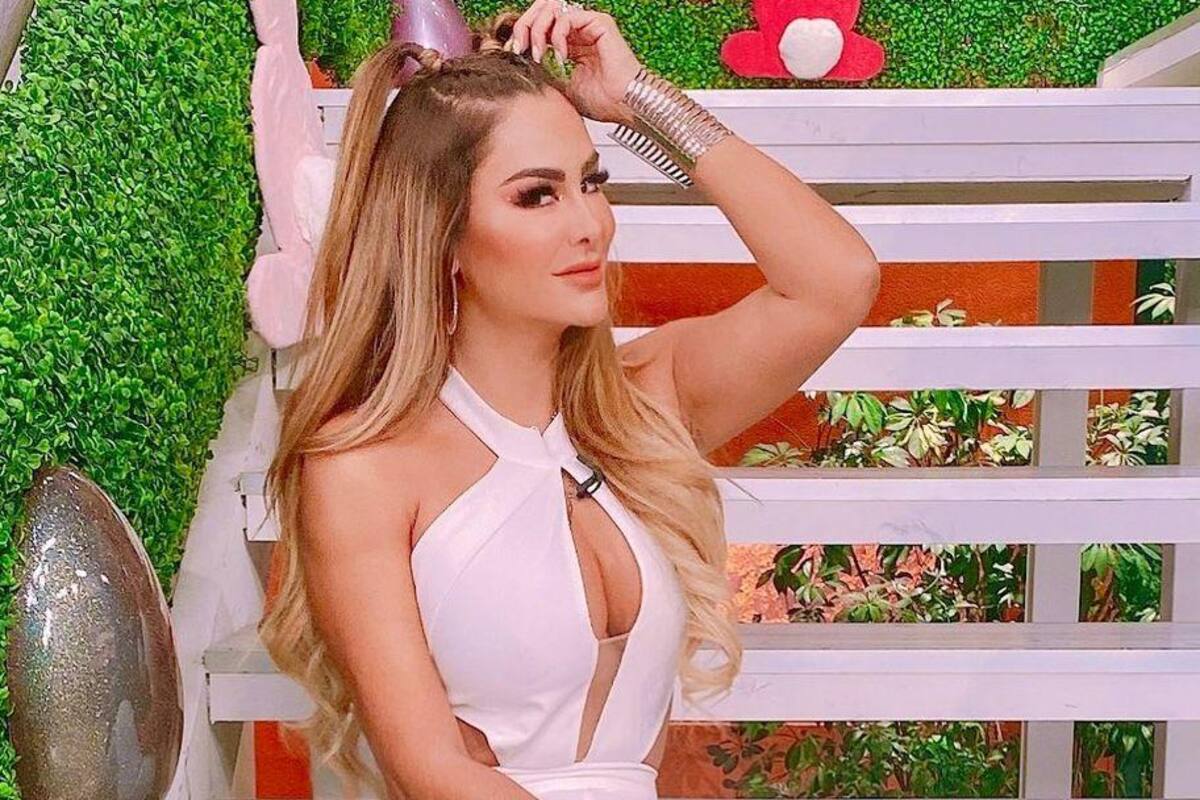 Ninel Conde se descubre el abdomen con atrevido atuendo