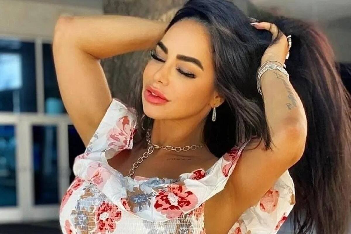 Lis Vega logra acaparar todas las miradas al descubrirse de la parte de abajo