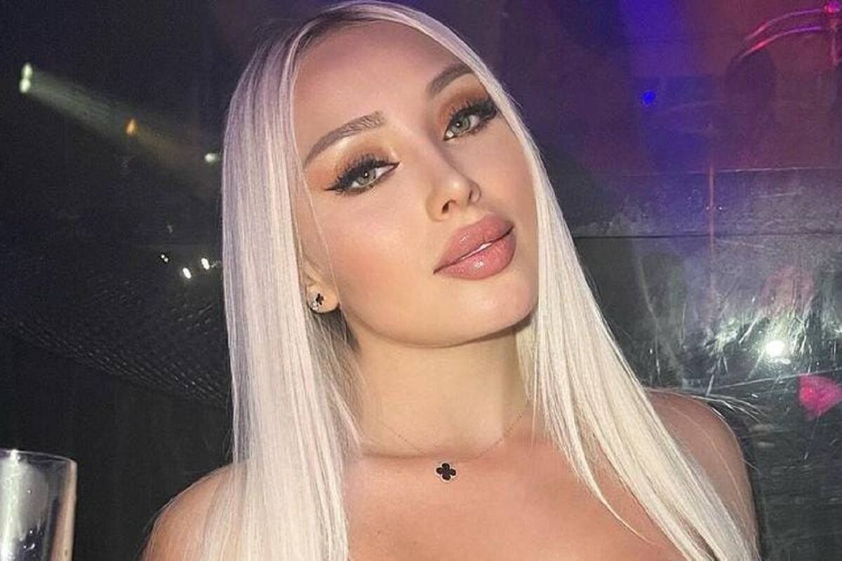 Daniella Chávez deja al descubierto sus grandes encantos con su escotado vestido