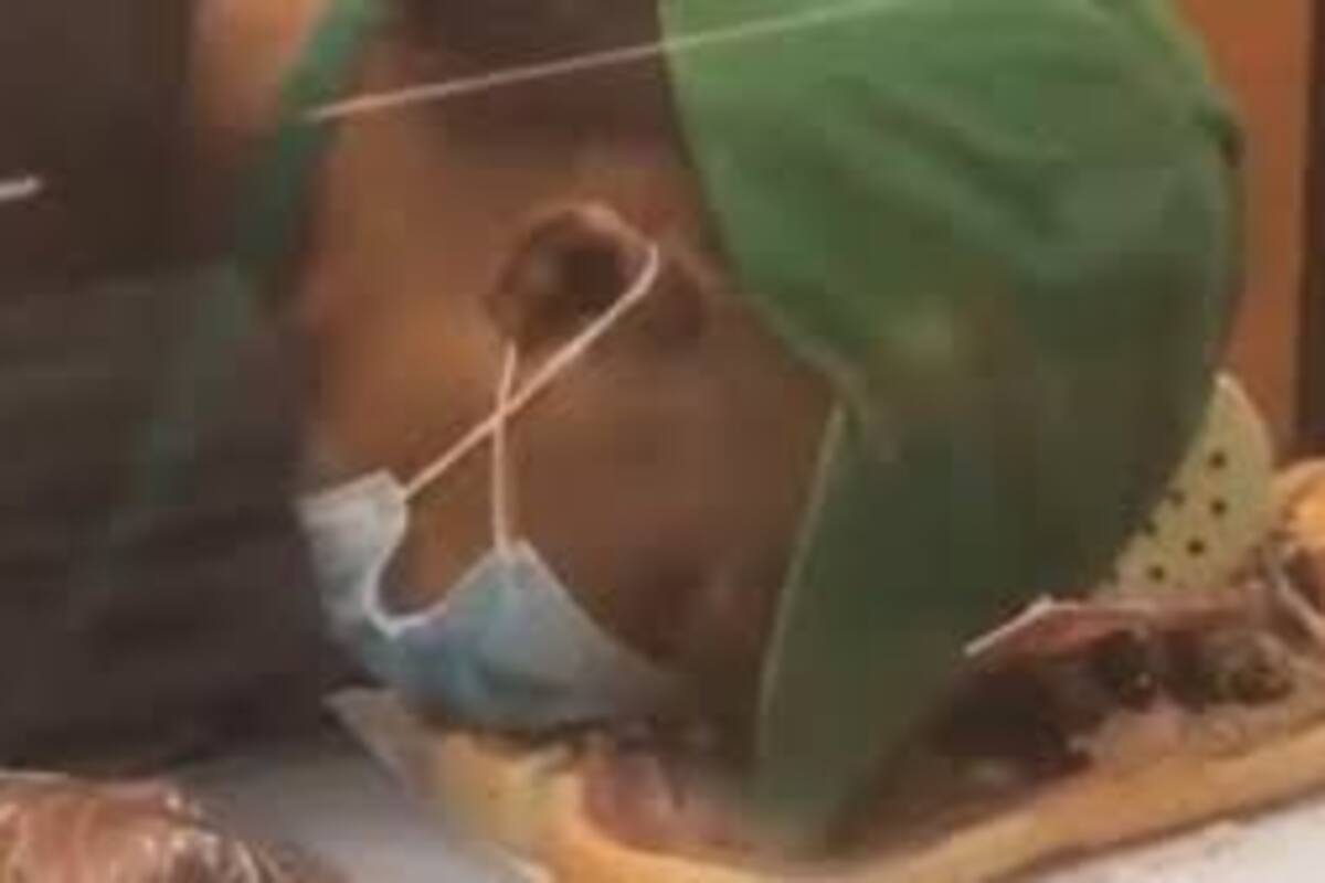 VIDEO VIRAL: Empleada de Subway se queda dormida sobre un baguette mientras lo preparaba