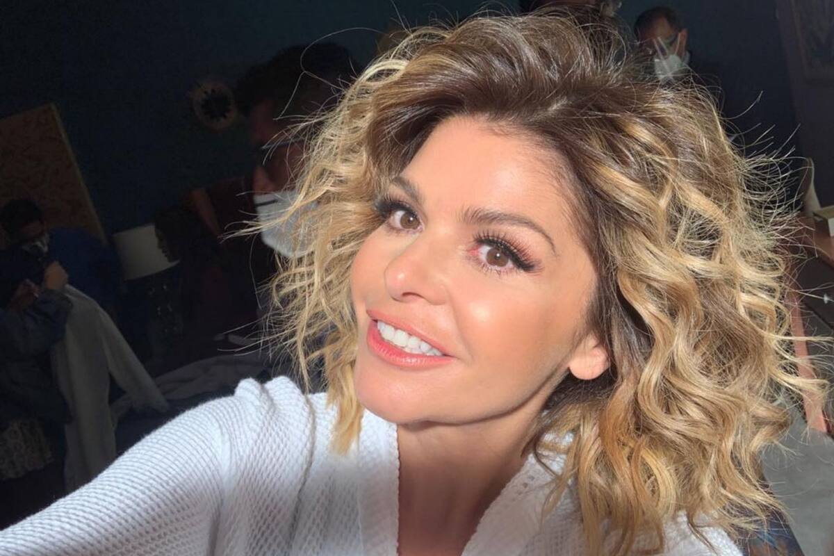 Itatí Cantoral sorprende haciendo pole dance