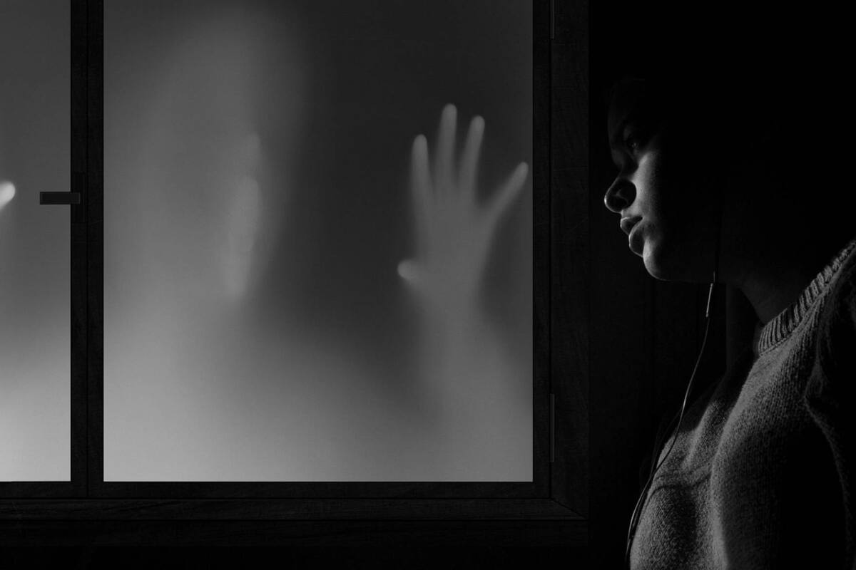 Le echan agua hirviendo a un espíritu para que deje de quejarse