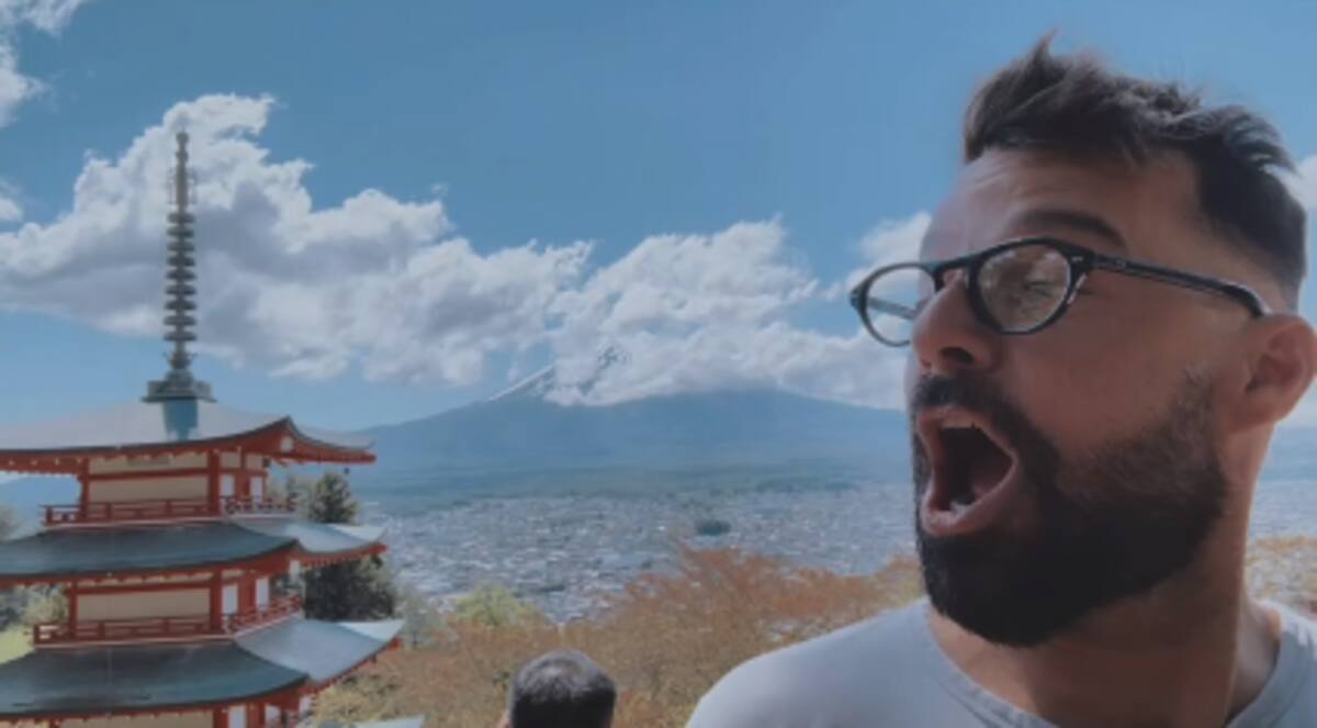 Ricky Martin disfrutando de su viaje a Japón.