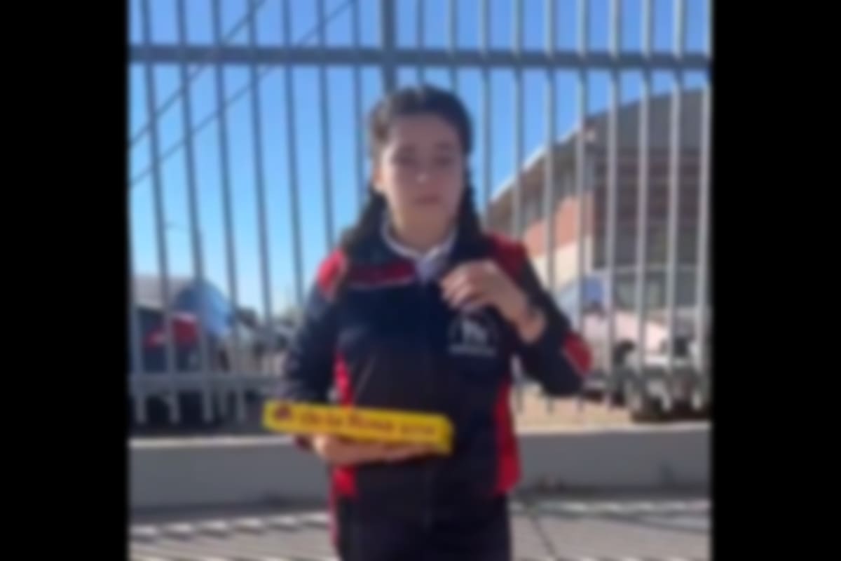 Papá pone a su hija a vender mazapanes por no gustarle la escuela