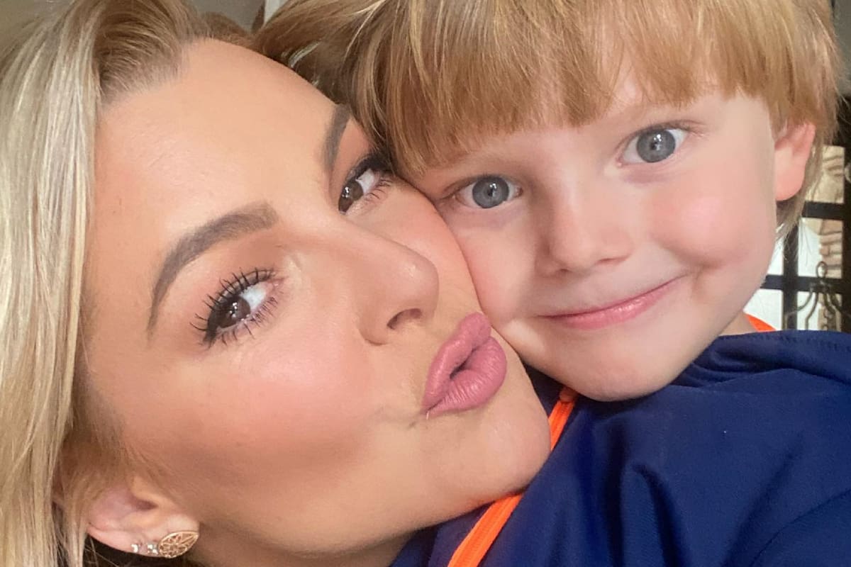 Hijo de Marjorie de Sousa y Julián Gil es cantante y graba canción