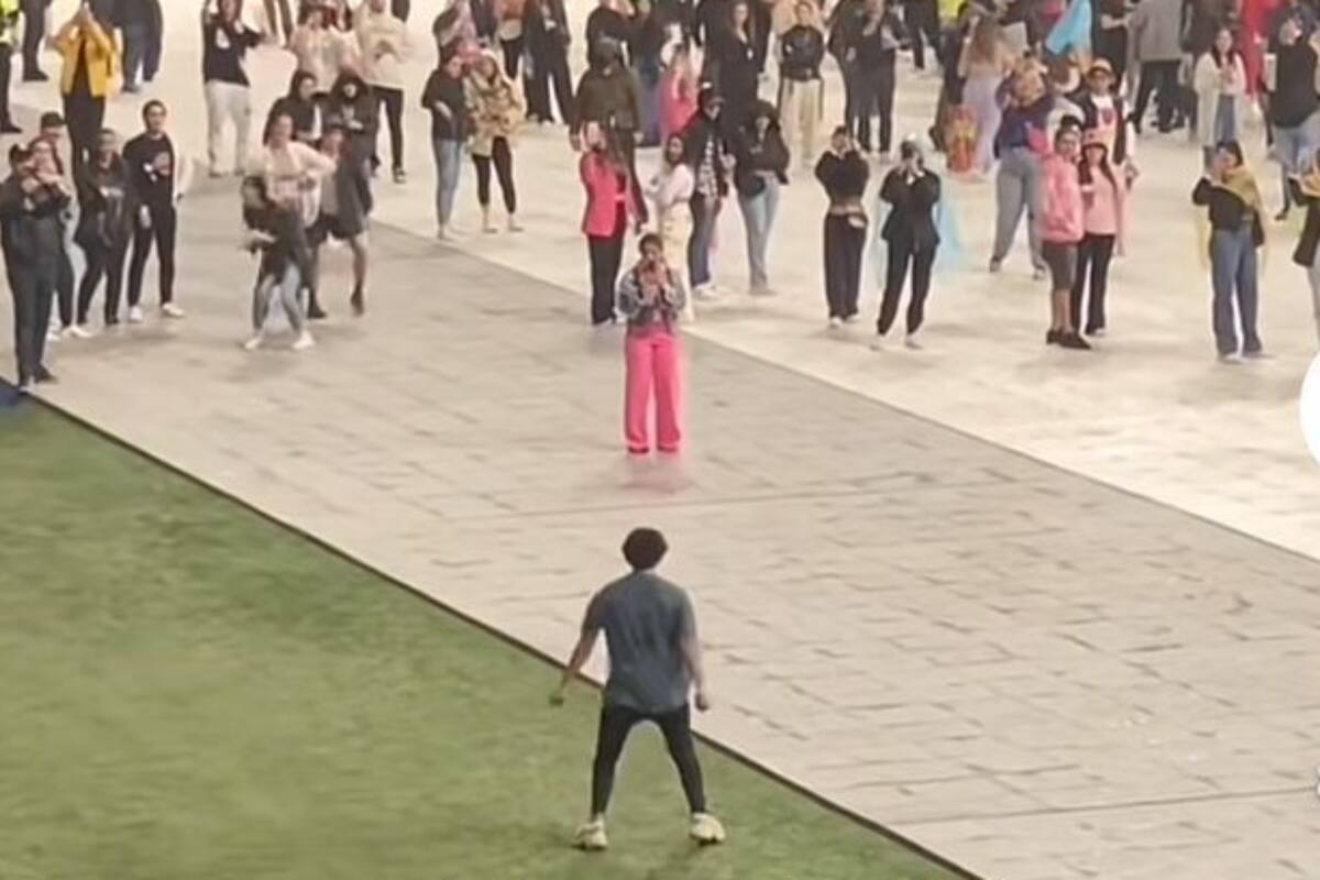 Joven se vuelve viral por imitar celebración de Cristiano Ronaldo en concierto de Bad Bunny en México