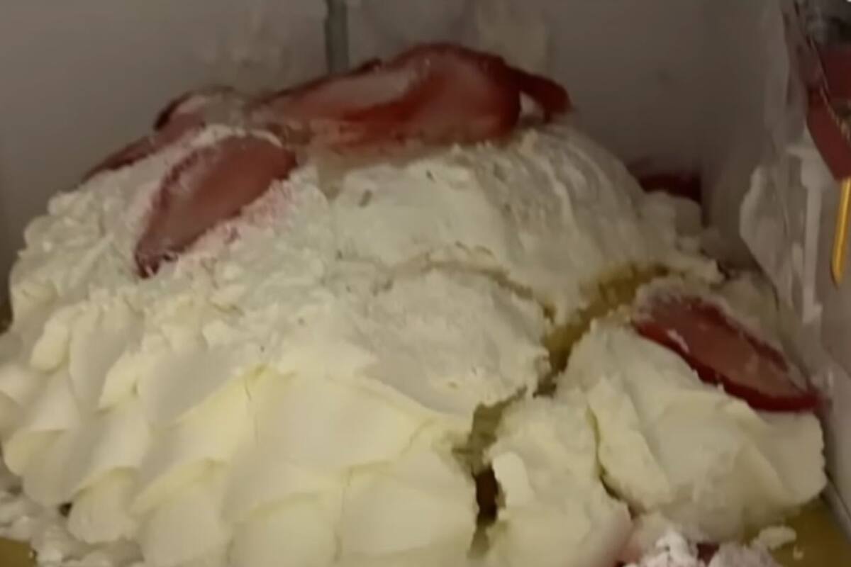 Pasteles de Navidad ‘deformados’ causan indignación y vergüenza en Japón